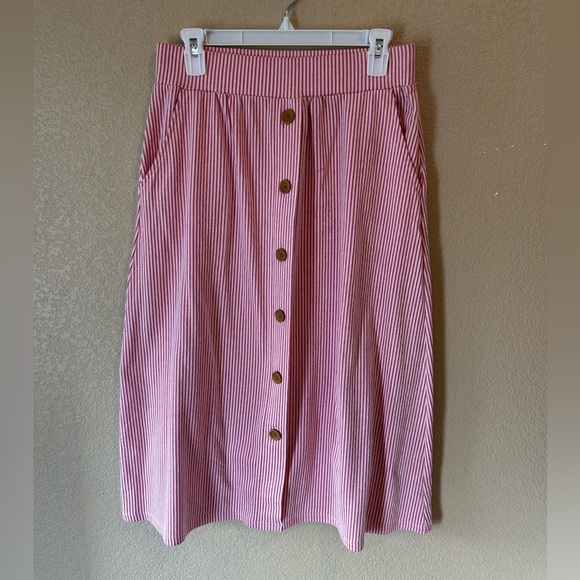 Denim&Co Dresses & Skirts - Striped Pink Button-Down Midi Skirt XS with pockets 30.5” length Springy